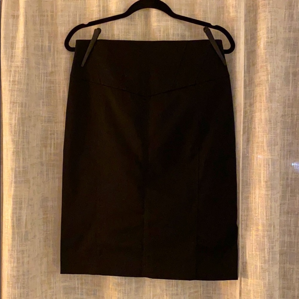 Black high-waisted pencil skirt with lace-up seam